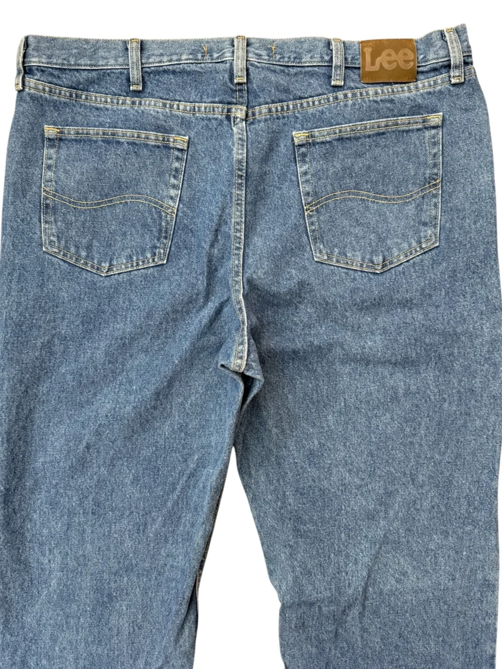 Lee Regular Fit Jeans Mens 42x36 Fits 40x36 Medium Wash Straight Leg 100% Cotton